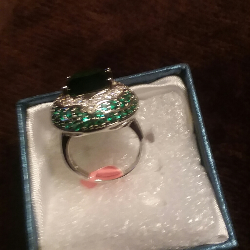 Ladies Ring - Picture 2 of 3